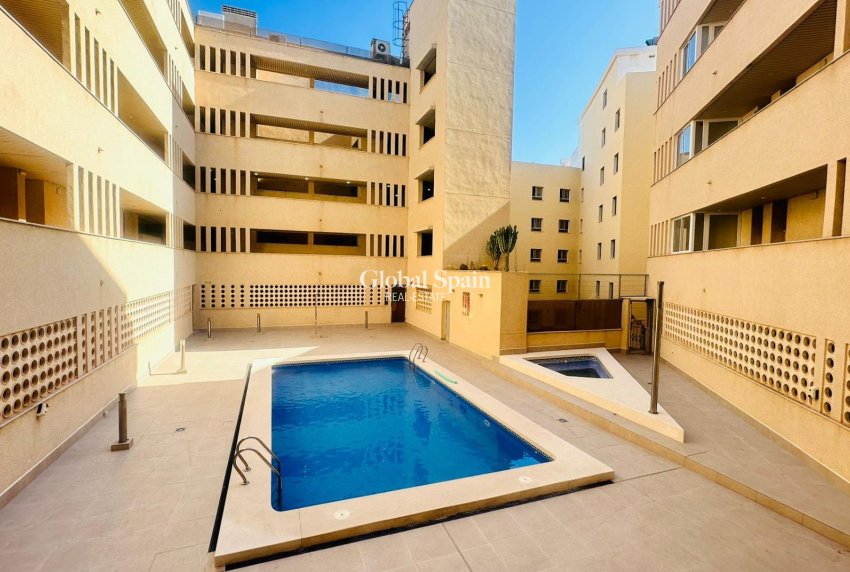 Wiederverkauf - PENTHOUSE -
TORREVIEJA - Playa del Cura