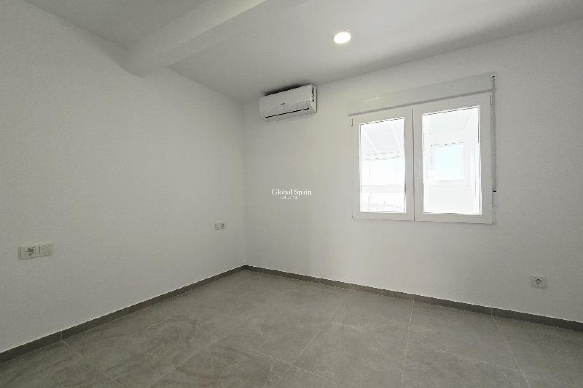 Wiederverkauf - PENTHOUSE -
TORREVIEJA - Playa del Cura