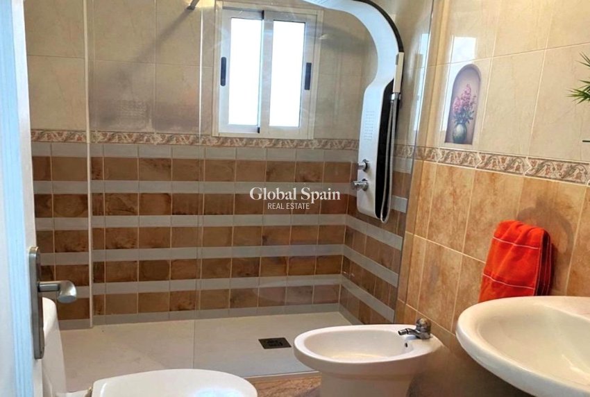 Wiederverkauf - PENTHOUSE -
TORREVIEJA - Playa del Cura