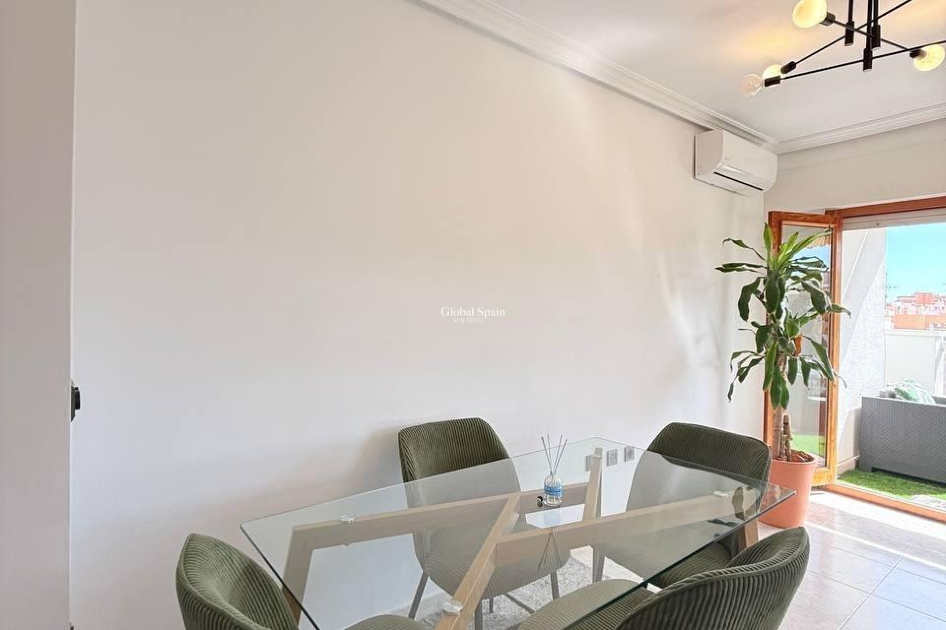 Wiederverkauf - PENTHOUSE -
TORREVIEJA - Playa del Cura