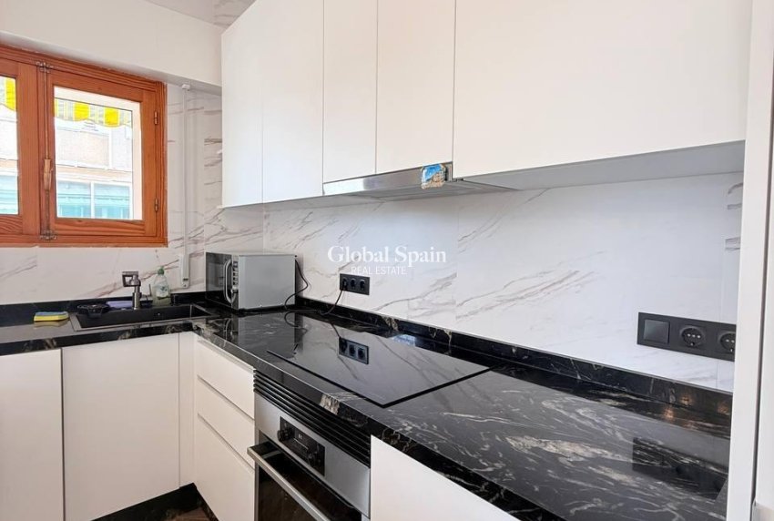 Wiederverkauf - PENTHOUSE -
TORREVIEJA - Playa del Cura