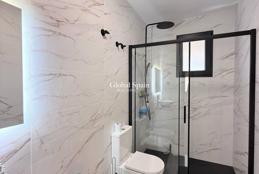 Wiederverkauf - PENTHOUSE -
TORREVIEJA - Playa del Cura