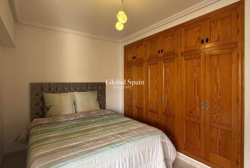 Wiederverkauf - PENTHOUSE -
TORREVIEJA - Playa del Cura