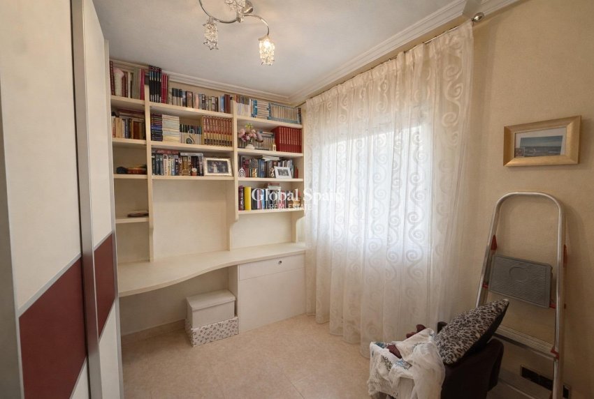 Wiederverkauf - PENTHOUSE -
TORREVIEJA - Playa del cura