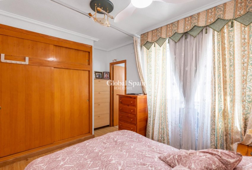 Wiederverkauf - PENTHOUSE -
TORREVIEJA - Playa del cura