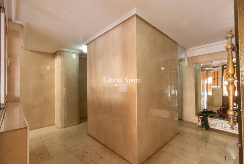 Wiederverkauf - PENTHOUSE -
TORREVIEJA - Playa del cura