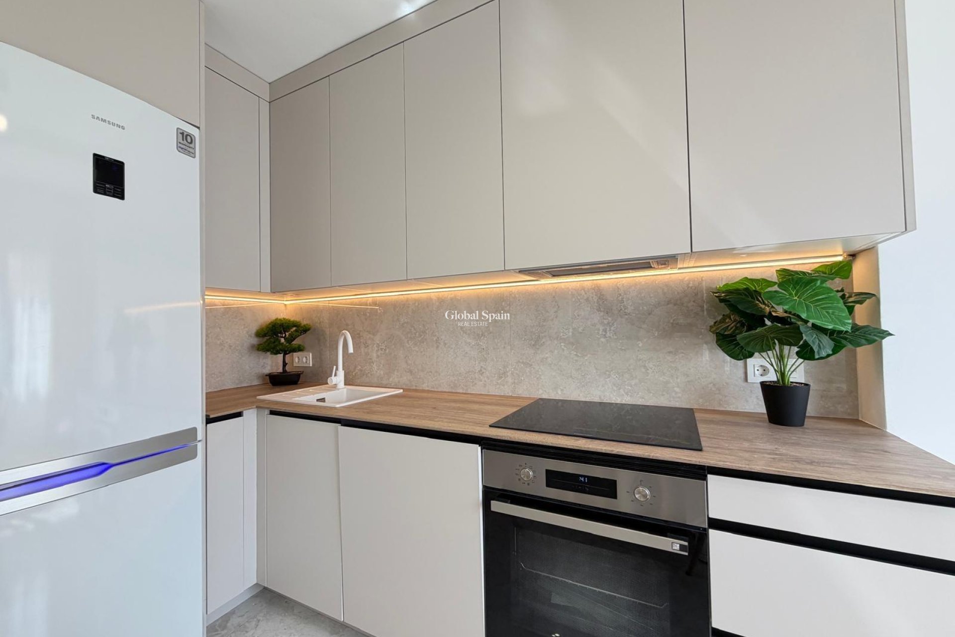Wiederverkauf - PENTHOUSE -
TORREVIEJA - Playa del Cura