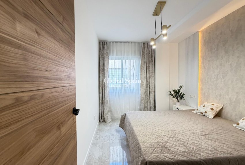 Wiederverkauf - PENTHOUSE -
TORREVIEJA - Playa del Cura