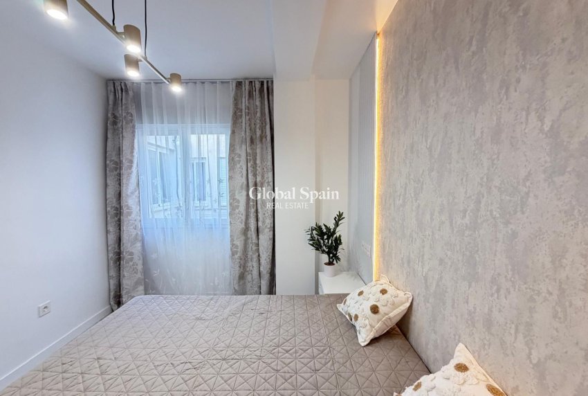 Wiederverkauf - PENTHOUSE -
TORREVIEJA - Playa del Cura