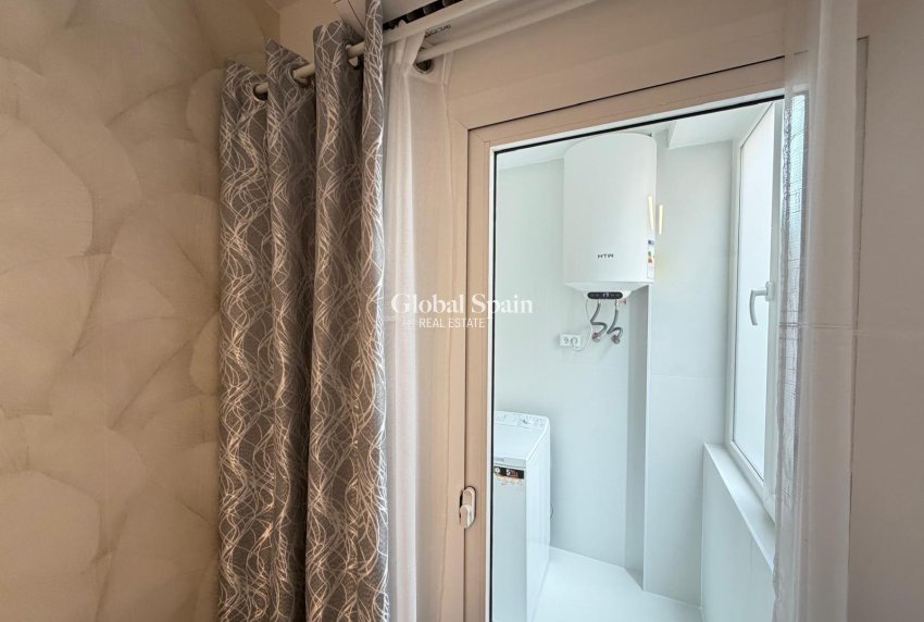 Wiederverkauf - PENTHOUSE -
TORREVIEJA - Playa del Cura