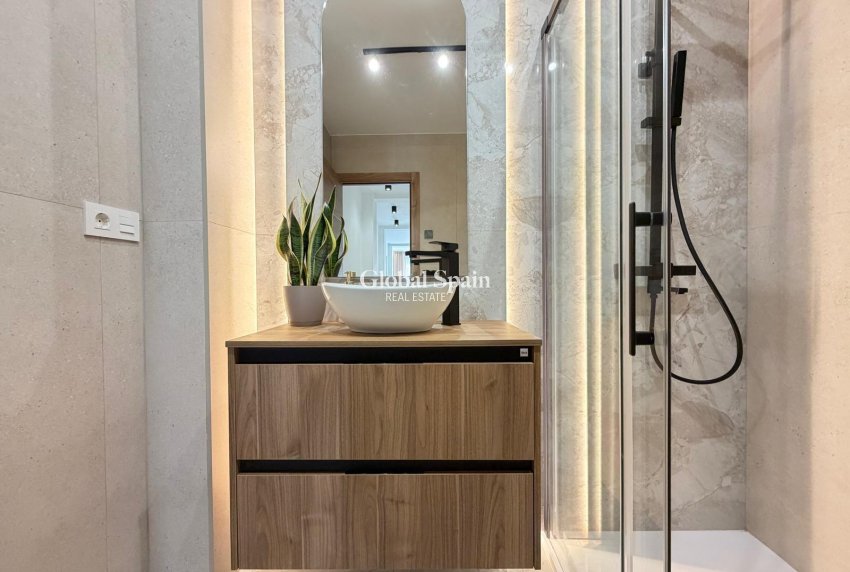 Wiederverkauf - PENTHOUSE -
TORREVIEJA - Playa del Cura