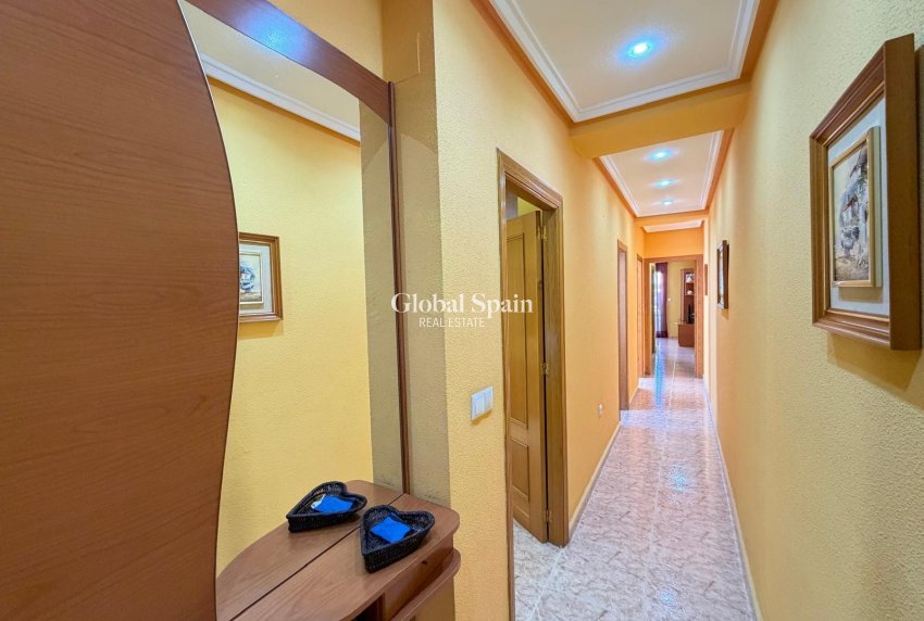 Wiederverkauf - PENTHOUSE -
TORREVIEJA - Playa del Cura