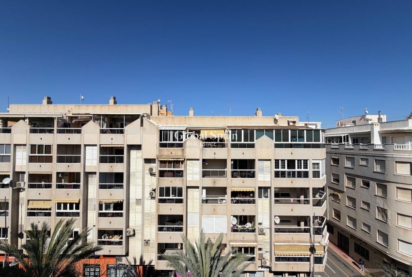 Wiederverkauf - PENTHOUSE -
TORREVIEJA - Playa del Cura