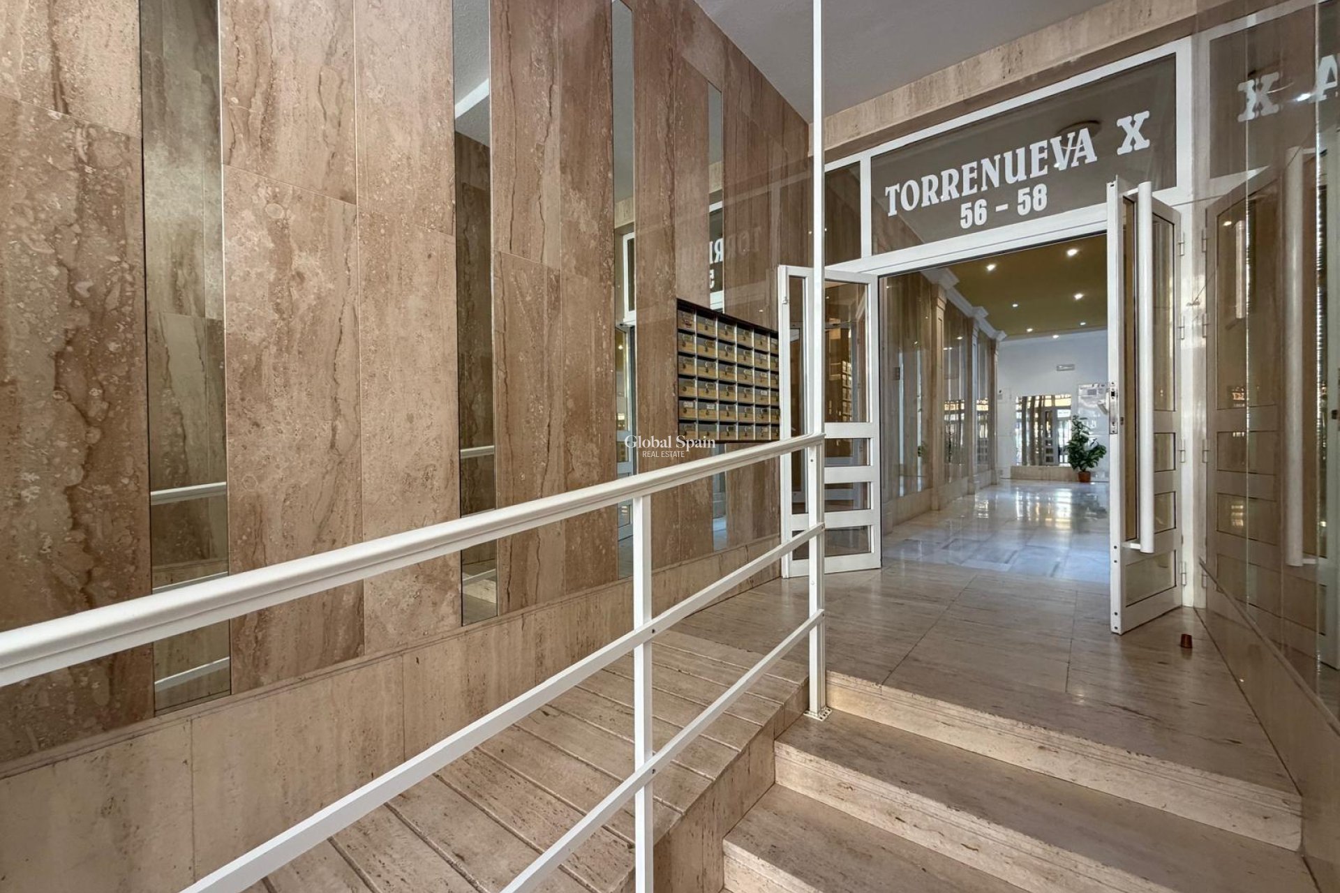 Wiederverkauf - PENTHOUSE -
TORREVIEJA - Playa del Cura