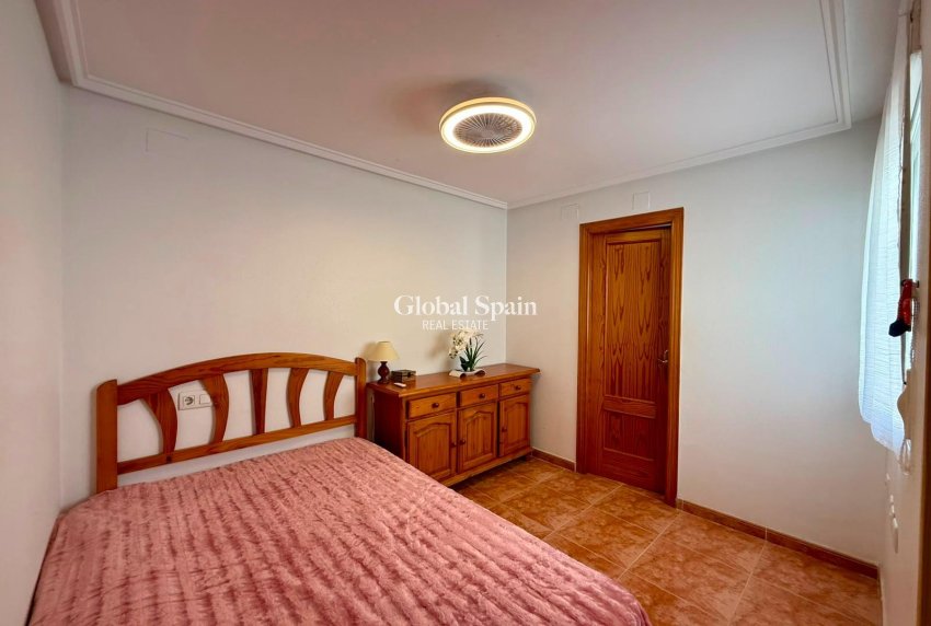 Wiederverkauf - PENTHOUSE -
TORREVIEJA - Playa del Cura