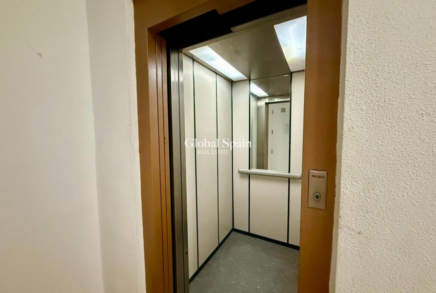 Wiederverkauf - PENTHOUSE -
TORREVIEJA - Playa del Cura