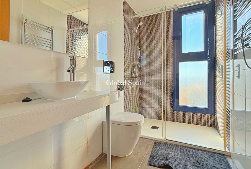 Wiederverkauf - PENTHOUSE -
TORREVIEJA - Punta Prima