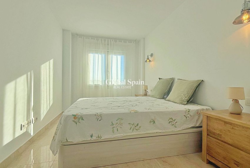 Wiederverkauf - PENTHOUSE -
TORREVIEJA - Punta Prima