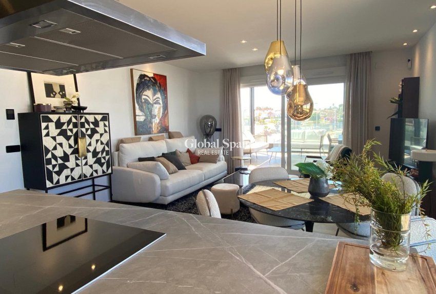 Wiederverkauf - PENTHOUSE -
TORREVIEJA - Punta Prima