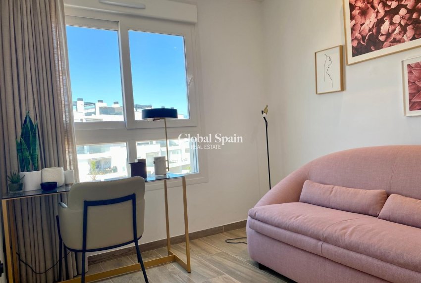 Wiederverkauf - PENTHOUSE -
TORREVIEJA - Punta Prima