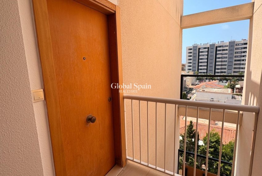 Wiederverkauf - PENTHOUSE -
TORREVIEJA - Punta Prima