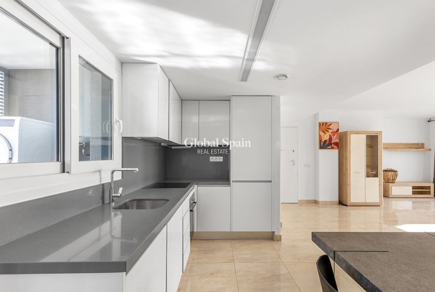 Wiederverkauf - PENTHOUSE -
TORREVIEJA - Punta Prima