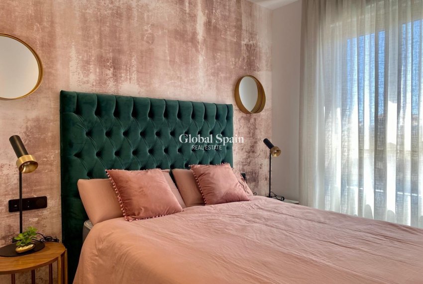 Wiederverkauf - PENTHOUSE -
TORREVIEJA - Punta Prima