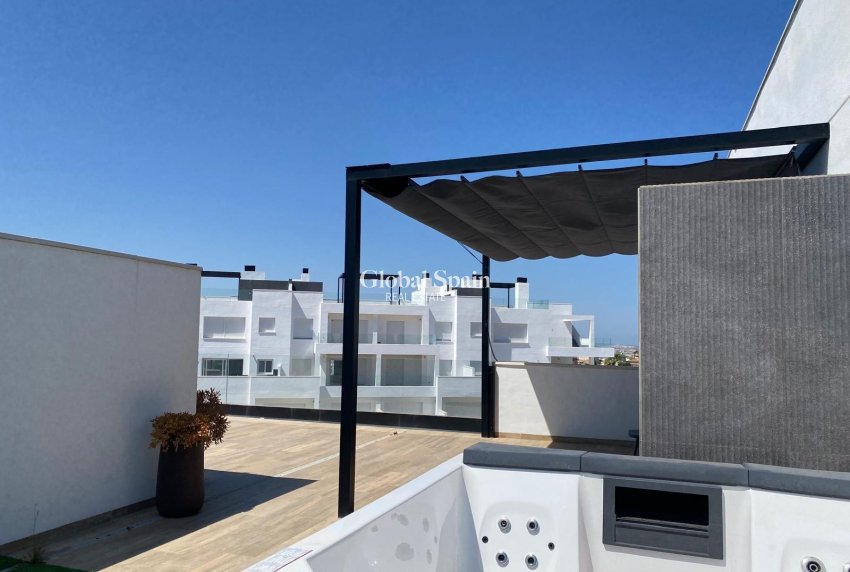 Wiederverkauf - PENTHOUSE -
TORREVIEJA - Punta Prima