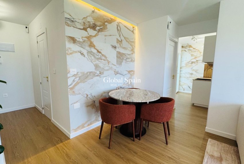Wiederverkauf - PENTHOUSE -
TORREVIEJA - Punta Prima