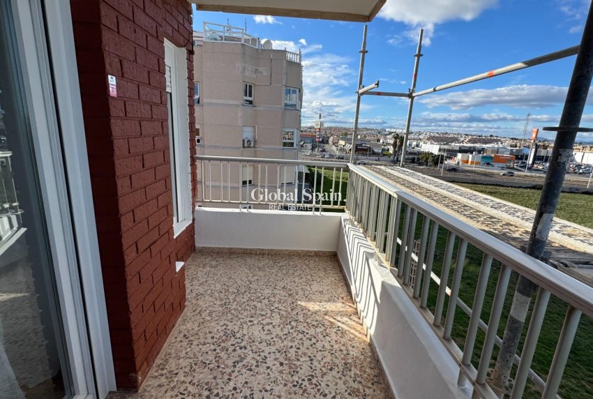 Wiederverkauf - PENTHOUSE -
TORREVIEJA - Punta Prima