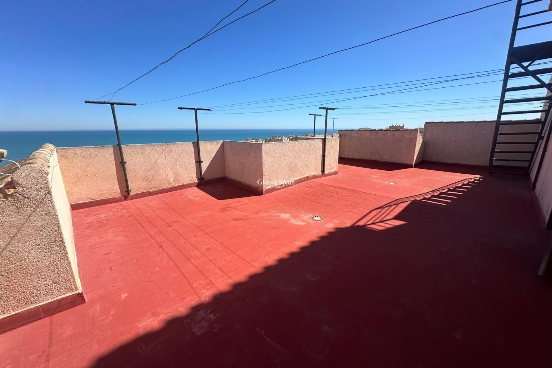 Wiederverkauf - PENTHOUSE -
TORREVIEJA - Torre la mata