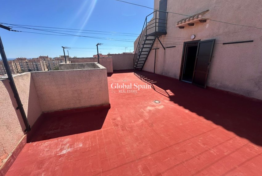 Wiederverkauf - PENTHOUSE -
TORREVIEJA - Torre la mata