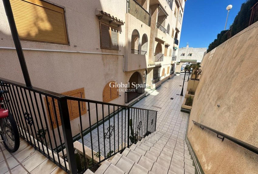 Wiederverkauf - PENTHOUSE -
TORREVIEJA - Torre la mata