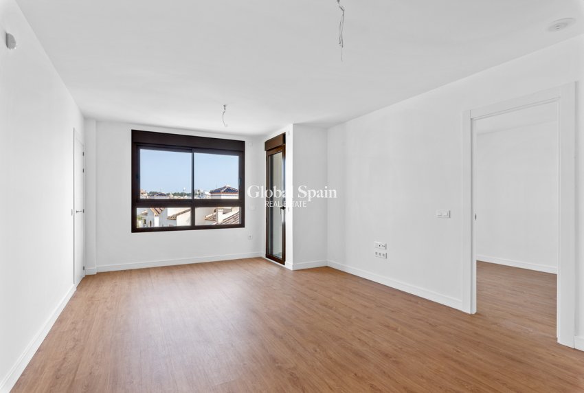 Wiederverkauf - PENTHOUSE -
VILLAMARTÍN - Costa Blanca