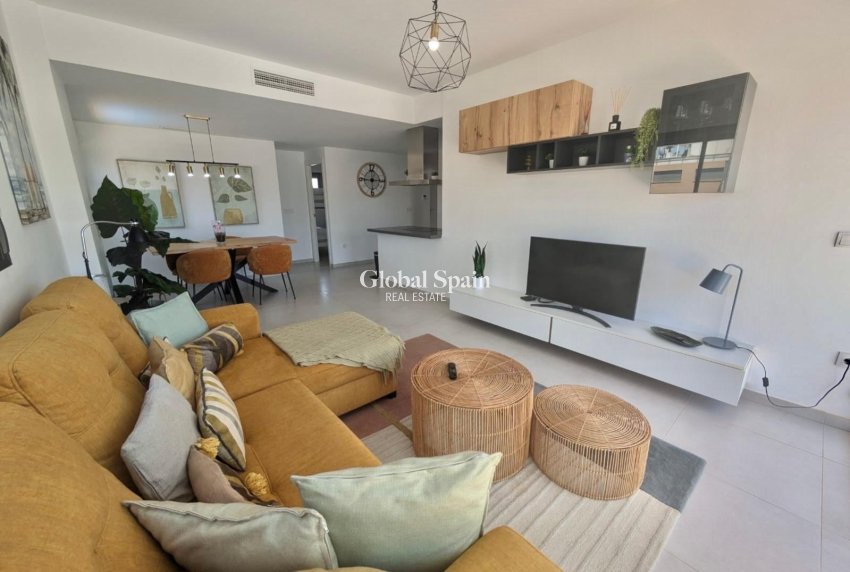 Wiederverkauf - PENTHOUSE -
VILLAMARTÍN - Costa Blanca