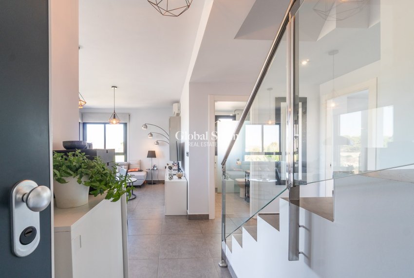 Wiederverkauf - PENTHOUSE -
VILLAMARTÍN - Costa Blanca