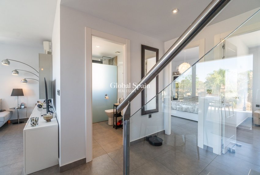 Wiederverkauf - PENTHOUSE -
VILLAMARTÍN - Costa Blanca