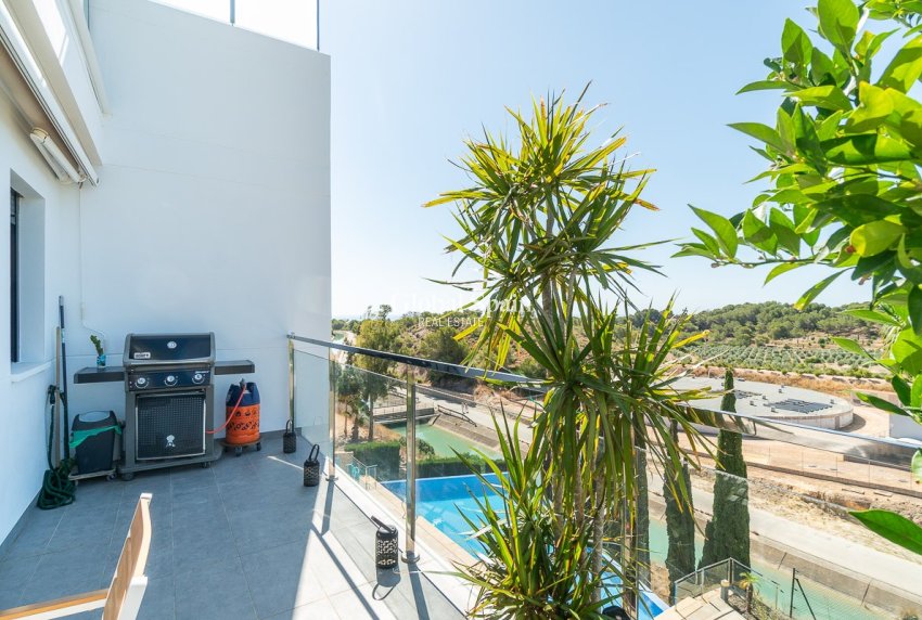 Wiederverkauf - PENTHOUSE -
VILLAMARTÍN - Costa Blanca