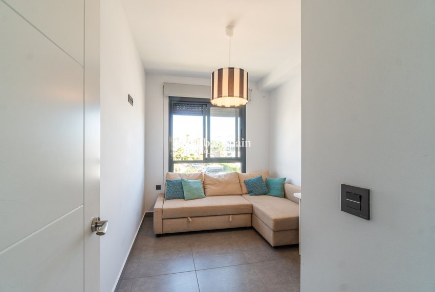 Wiederverkauf - PENTHOUSE -
VILLAMARTÍN - Costa Blanca