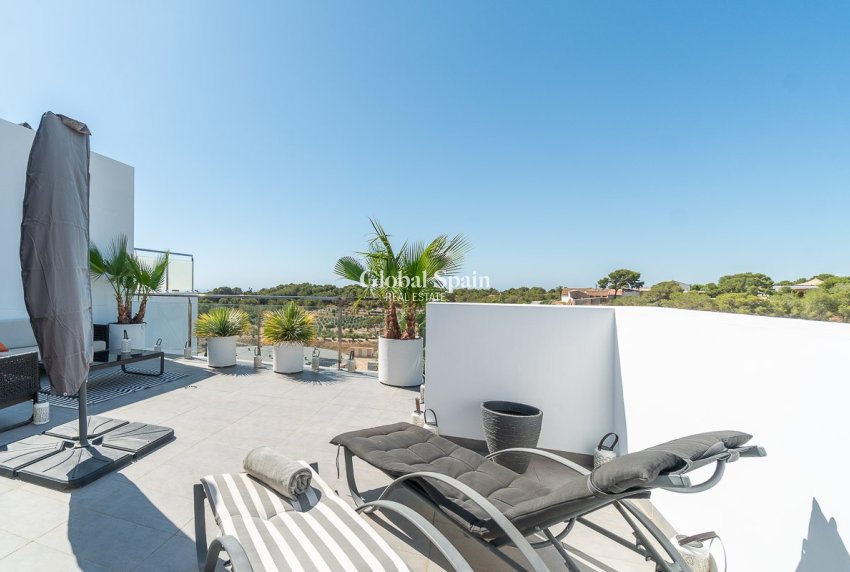 Wiederverkauf - PENTHOUSE -
VILLAMARTÍN - Costa Blanca