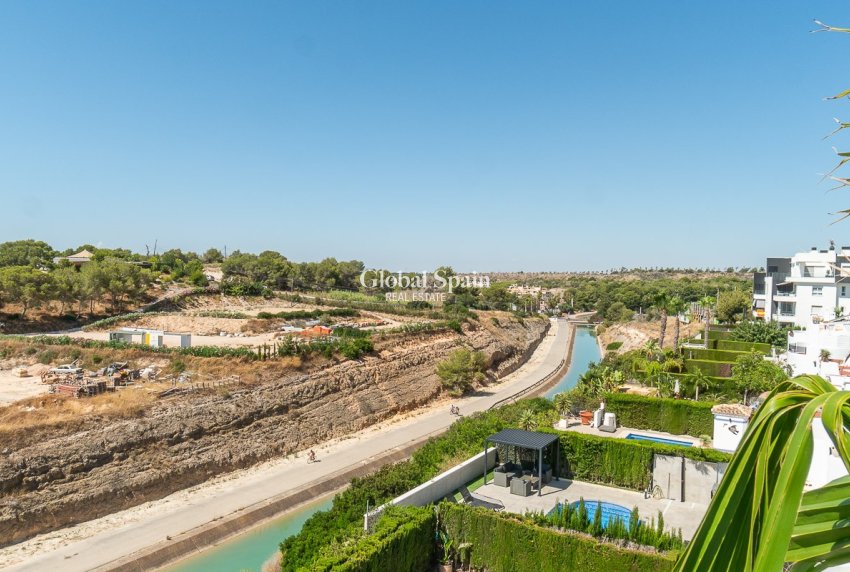 Wiederverkauf - PENTHOUSE -
VILLAMARTÍN - Costa Blanca