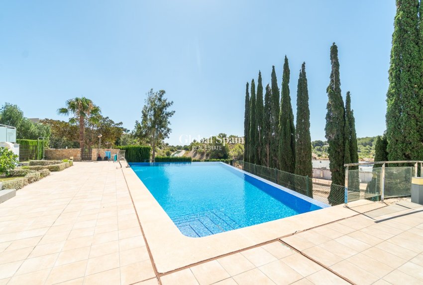 Wiederverkauf - PENTHOUSE -
VILLAMARTÍN - Costa Blanca