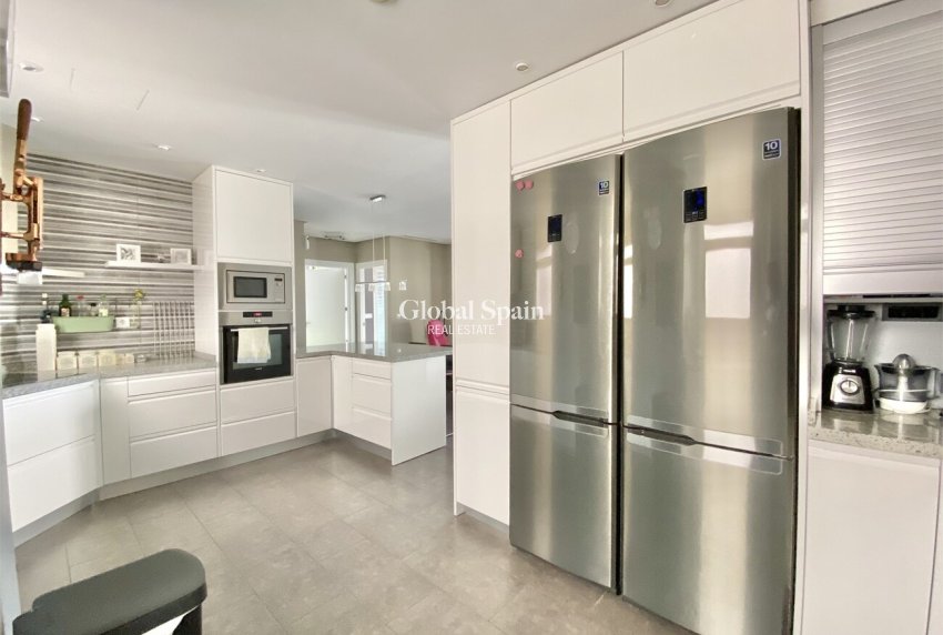 Wiederverkauf - PENTHOUSE -
VILLAMARTÍN - LOS DOLSES