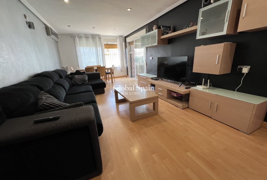 Wiederverkauf - Reihenhaus -
TORREVIEJA - Costa Blanca Sur