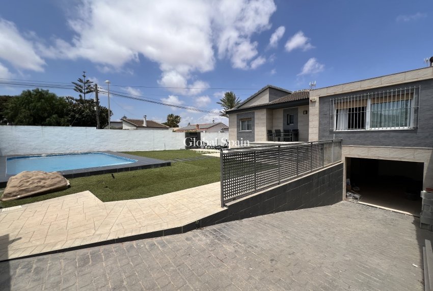 Wiederverkauf - Reihenhaus -
TORREVIEJA - Costa Blanca Sur