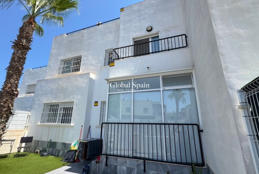 Wiederverkauf - Reihenhaus -
TORREVIEJA - Costa Blanca Sur