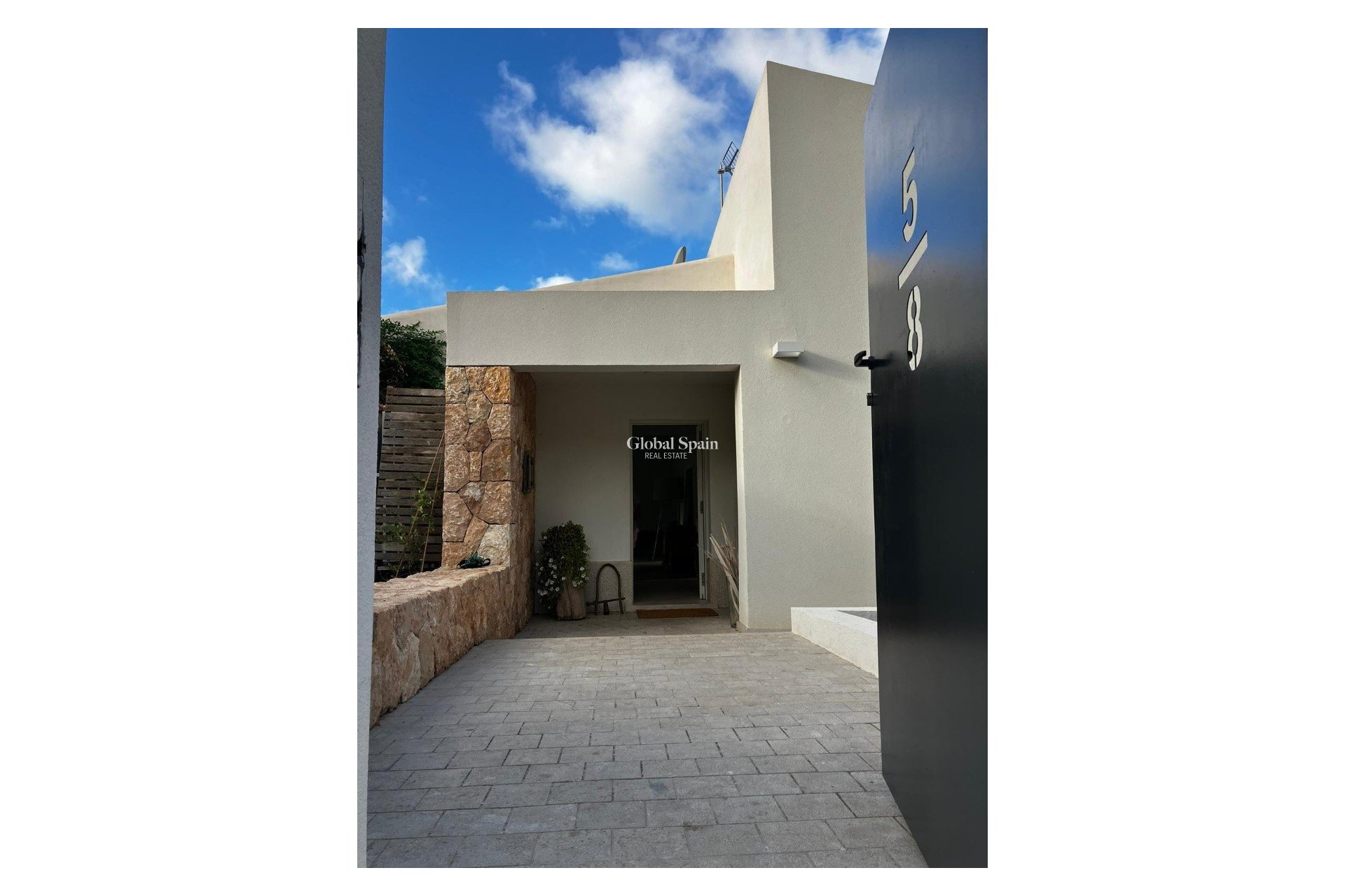 Wiederverkauf - Vila -
Costa de la Calma - Calvià