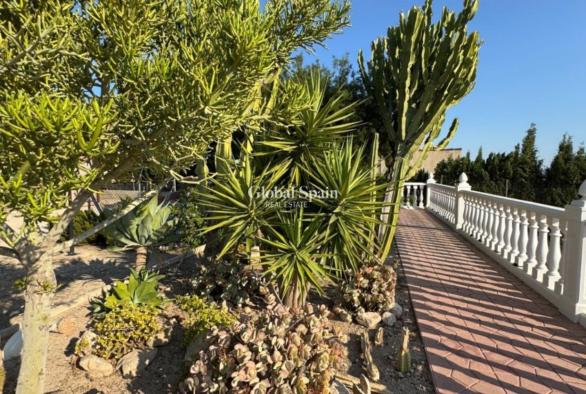 Wiederverkauf - VILLA -
ALBATERA - Partida Lomas