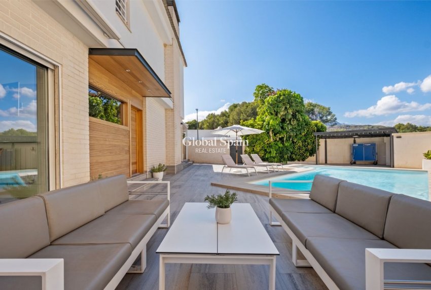 Wiederverkauf - VILLA -
ALFAZ DEL PI - Costa Blanca