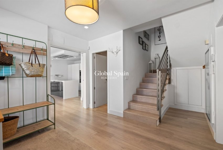 Wiederverkauf - VILLA -
ALFAZ DEL PI - Costa Blanca